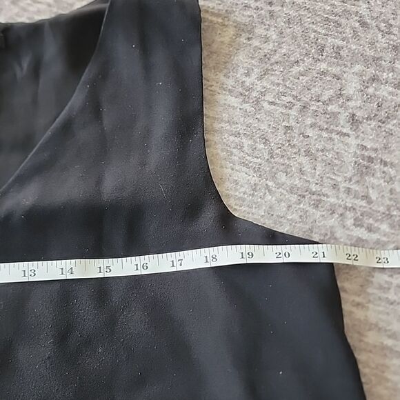 🍍 Ann Taylor- Tank - Picture 3 of 5